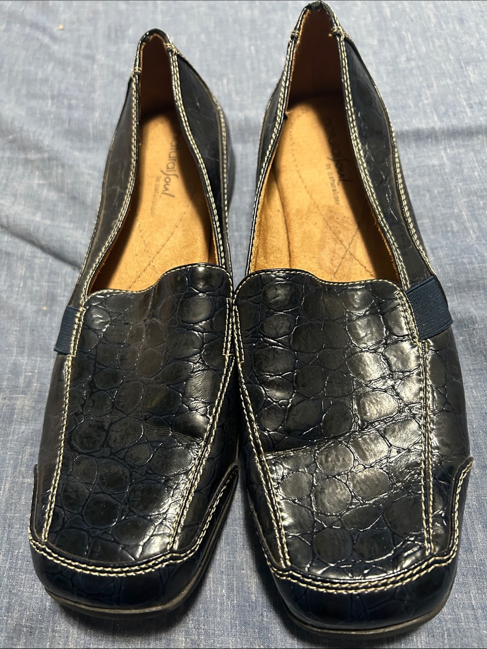 Naturalizer Navy Croc-Embossed Slip-On Loafers with Contrast Stitching Size 9.5